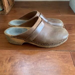 Vintage clogs